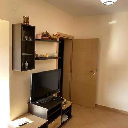 88 Himare